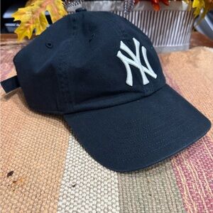 New York Yankees 47 Clean Up Black Baseball Hat